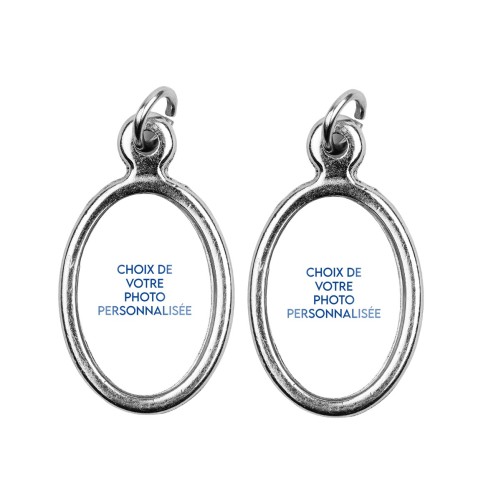 Médaille métal couleur argentée ovale H. 1,5 cm + 2 résines personnalisées