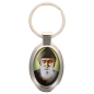 Porte-clés en métal de couleur argenté de forme ovale H. 4.3 cm. Livré en boite cadeaux. Existe avec différents Saints.