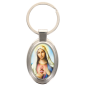 Porte-clés en métal de couleur argenté de forme ovale H. 4.3 cm. Livré en boite cadeaux. Existe avec différents Saints.