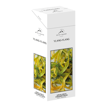 Boite de 6 tubes de 20 batonnets d´encens, parfume aux huiles essentielles.