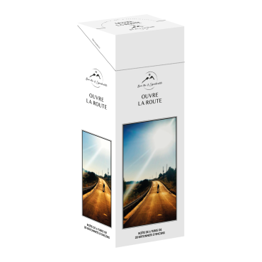 Boite de 6 tubes de 20 batonnets d´encens, parfume aux huiles essentielles.