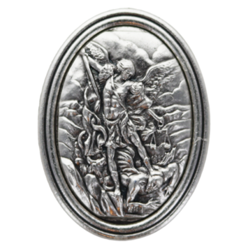 Plaque auto ovale H. 3.8 cm en metal couleur argentee. Plusieurs saints.