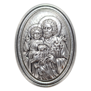 Plaque auto ovale H. 3.8 cm en metal couleur argentee. Plusieurs saints.