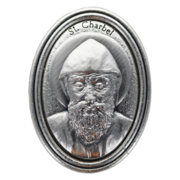 Plaque auto ovale H. 3.8 cm en metal couleur argentee. Plusieurs saints.