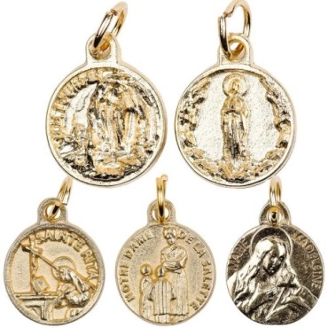 Médaille moulée en métal couleur dorée Ø 1.5 cm. Plusieurs saints.