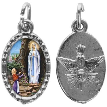 Médaille ovale métal argenté, rebord torsadé, résine. H : 1,5 cm. Différents Saints disponibles.