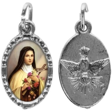 Médaille ovale métal argenté, rebord torsadé, résine. H : 1,5 cm. Différents Saints disponibles.
