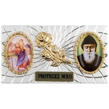 Plaque auto forme rectangle en alu striée H. 3 x 5,5 cm avec rose plus 2 résines, plusieurs saints.