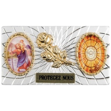 Plaque auto forme rectangle en alu striée H. 3 x 5,5 cm avec rose plus 2 résines, plusieurs saints.