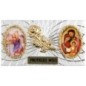Plaque auto forme rectangle en alu striée H. 3 x 5,5 cm avec rose plus 2 résines, plusieurs saints.