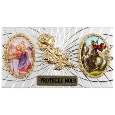 Plaque auto forme rectangle en alu striée H. 3 x 5,5 cm avec rose plus 2 résines, plusieurs saints.