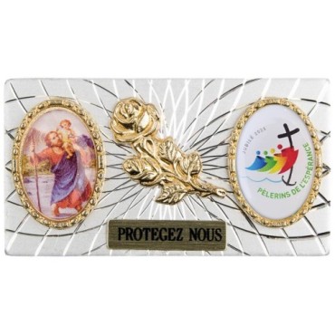 Plaque auto forme rectangle en alu striée H. 3 x 5,5 cm avec rose plus 2 résines, plusieurs saints.
