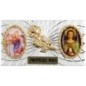 Plaque auto forme rectangle en alu striée H. 3 x 5,5 cm avec rose plus 2 résines, plusieurs saints.