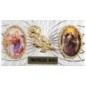 Plaque auto forme rectangle en alu striée H. 3 x 5,5 cm avec rose plus 2 résines, plusieurs saints.