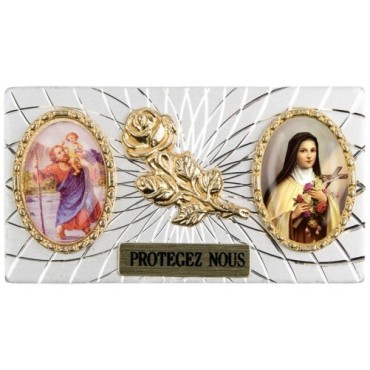 Plaque auto forme rectangle en alu striée H. 3 x 5,5 cm avec rose plus 2 résines, plusieurs saints.