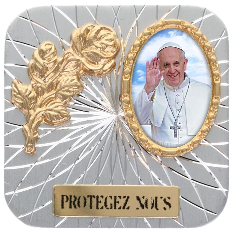 Plaque auto forme carrée en alu striée H.3.5 cm avec rose avec résines. Disponible avec différents Saints.