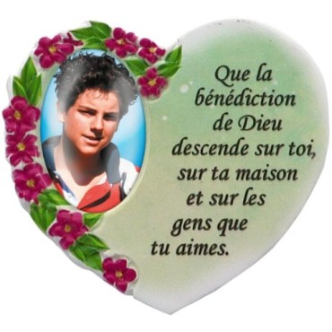 Magnet en résine en forme de coeur H. 6 x 6.5 cm, avec prière pour la maison et résine de diiférents Saints.