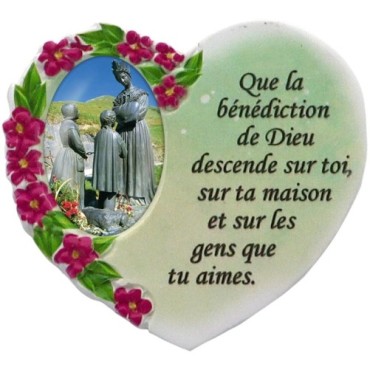 Magnet en résine en forme de coeur H. 6 x 6.5 cm, avec prière pour la maison et résine de diiférents Saints.