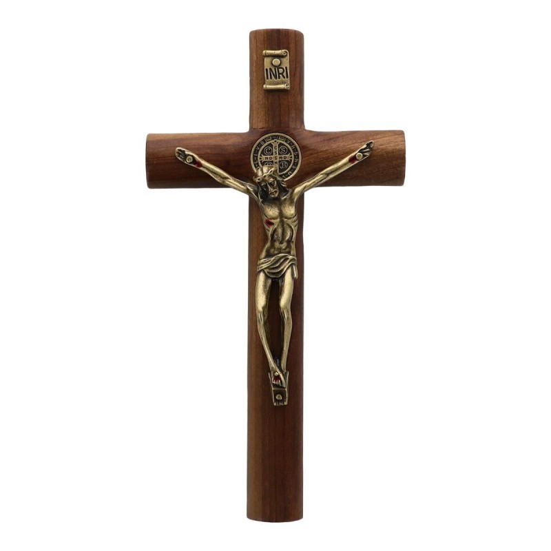 Croix de saint Benoît cylindrique en bois à suspendre, avec Christ bronze portant les Saintes Plaies. H : 17 cm.
