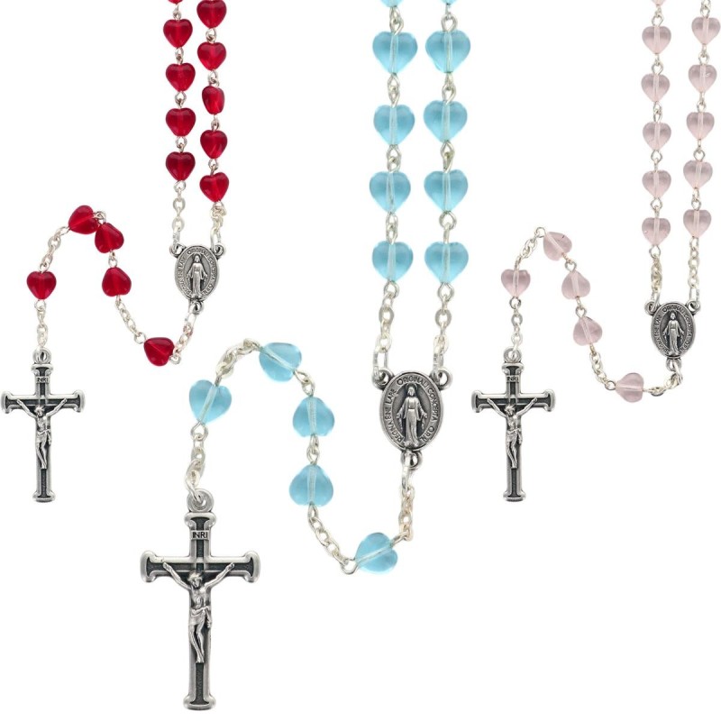 Chapelet grains en verre forme coeur Ø 6 mm sur chaine, croix avec Christ. Differentes couleur