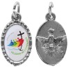 Médaille métal de couleur argentée ovale avec rebord effet dentelle H.1,5 cm avec résine. Disponible avec différents Saints.