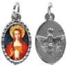 Médaille métal de couleur argentée ovale avec rebord effet dentelle H.1,5 cm avec résine. Disponible avec différents Saints.
