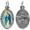 Médaille métal de couleur argentée ovale avec rebord effet dentelle H.1,5 cm avec résine. Disponible avec différents Saints.