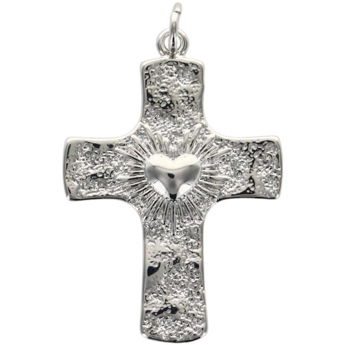 Croix de cou en laiton de couleur argenté avec l'EX-VOTO au centre, hauteur 2.7 cm.