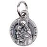 Médaille moulée en métal couleur argentée Ø 1.2 cm. Plusieurs Saints.