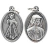 Médaille en métal couleur argentée forme ovale H. 2,2 cm. Plusieurs saints.