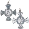 Croix de sauvegarde en métal couleur argentée de l´enfant Jésus de Prague. Plusieurs tailles..
