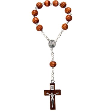 Dizainier sur chaîne bois strié Ø 7 mm avec croix bois avec Christ..
