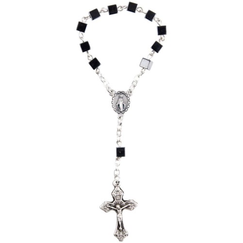 Dizainier sur chaîne grains en hématite forme cube Ø. 6 mm croix métal avec Christ..