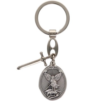 Porte cles en metal forme ovale avec St Michel entouré de rayons accompagné d'une épée en breloque H 3 cm