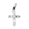 Croix de cou en argent 925 (1,40 g), sertie de pierres OZ – H. 1,5 cm. Livrée en boîte..
