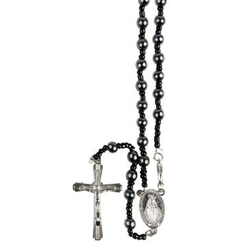 Chapelet en hématite Ø 7 mm sur câble avec fermoir, croix métal avec Christ, longueur au cœur 29 cm..