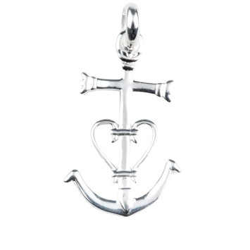 Croix de cou de Camargue en argent 925 °/°° H. 2 cm (0,83 g). Livrée en boite.