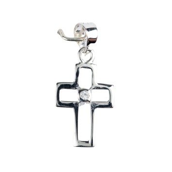 Croix de cou évidée en argent 925 °/°° avec pierres OZ au centre H. 1,5 cm (0,45 g). Livrée en boite.