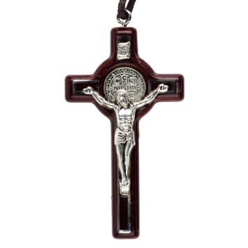 Croix de cou de saint Benoit marron hauteur 6 cm avec cordon 60 cm..
