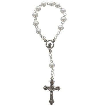 Dizainier sur chaine grains ronds de couleur blanc Ø 6 mm, croix métal avec Christ..