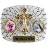 Plaque auto rectangle H. 3,5 x 4 cm arrondie en alu striée avec croix plus 2 résines, plusieurs saints.