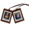 Scapulaire de ND du Mont Carmel en tissus avec explication H. 5 x 4,5 cm avec cordon marron. Livre en sachet individuel..