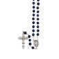 Chapelet grains lapis lazuli, Ø 7 mm, chaine couleur argentée, longueur au cœur 32 cm, croix avec Christ. Livré en boite..
