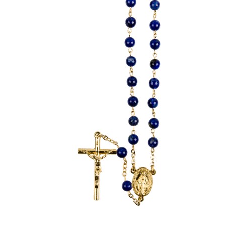 Chapelet grains lapis lazuli, Ø 7 mm, chaine couleur dorée, longueur au cœur 32 cm, croix avec Christ. Livré en boite..