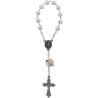 Dizainier sur chaine grains Ø 5 mm et rose, croix metal avec Christ. Disponible en differentes couleurs..