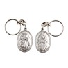 Porte-clés H. 3,7 cm en métal couleur argentée forme ovale double face, plusieurs saints..