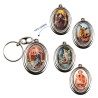 Porte-clés H. 4,5 cm pivotant en métal couleur argentée double résine, plusieurs saints..