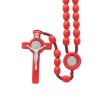 Chapelet de saint Benoît sur corde, grains en bois rouge 10 mm, croix plastique saint Benoît, 32 cm au cœur..