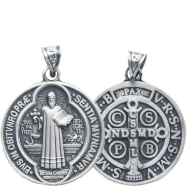 Medaille en argent 925 °/°° vieilli 2 faces de saint Benoit. Livree en boite..
