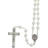 Chapelet sur chaine, coeur avec le Pape Francois, grains ronds forme rose fluorescent Ø 6 mm, christ en croix avec boîte..